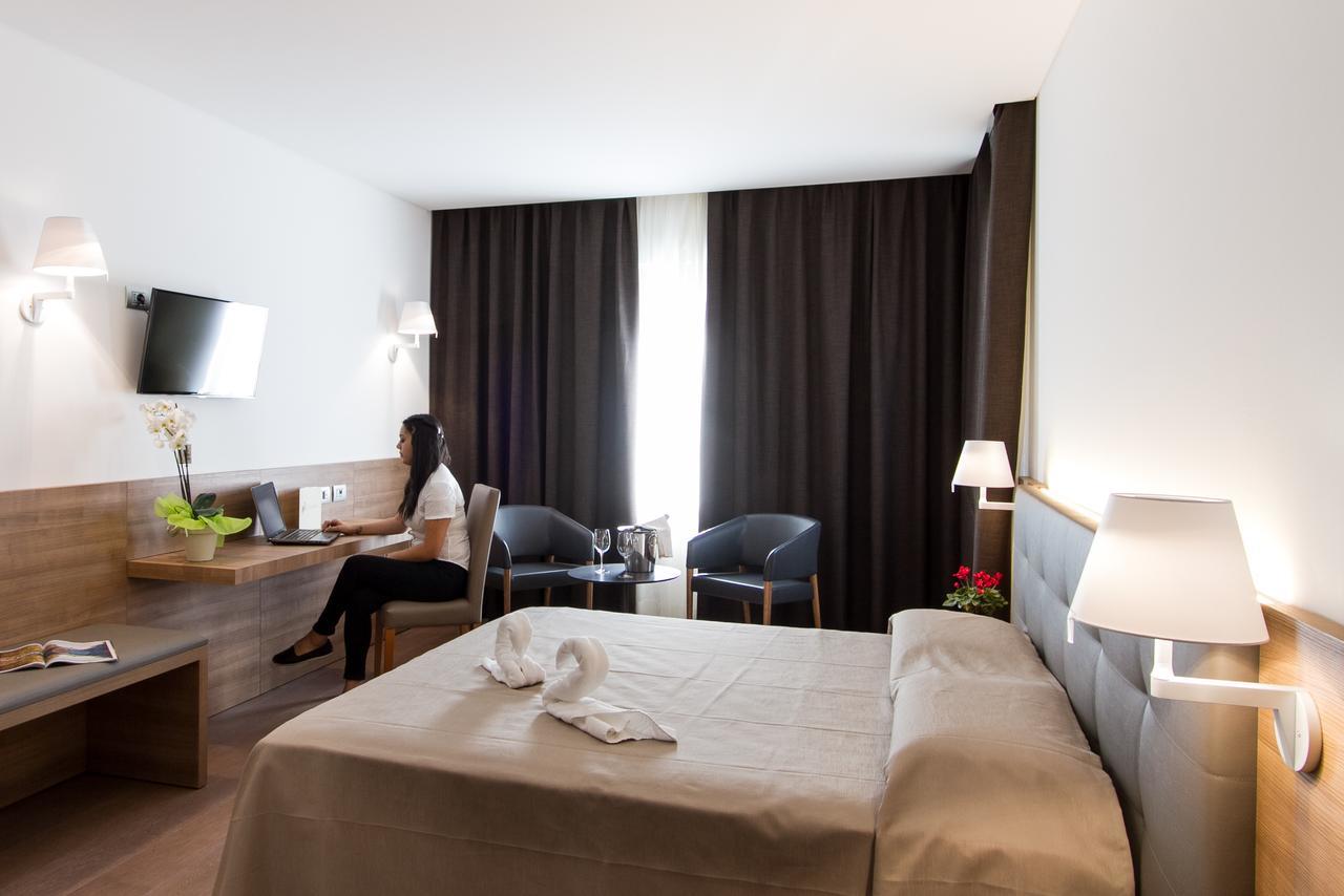 Albergo Al Tarcentino Tarcento Exteriör bild